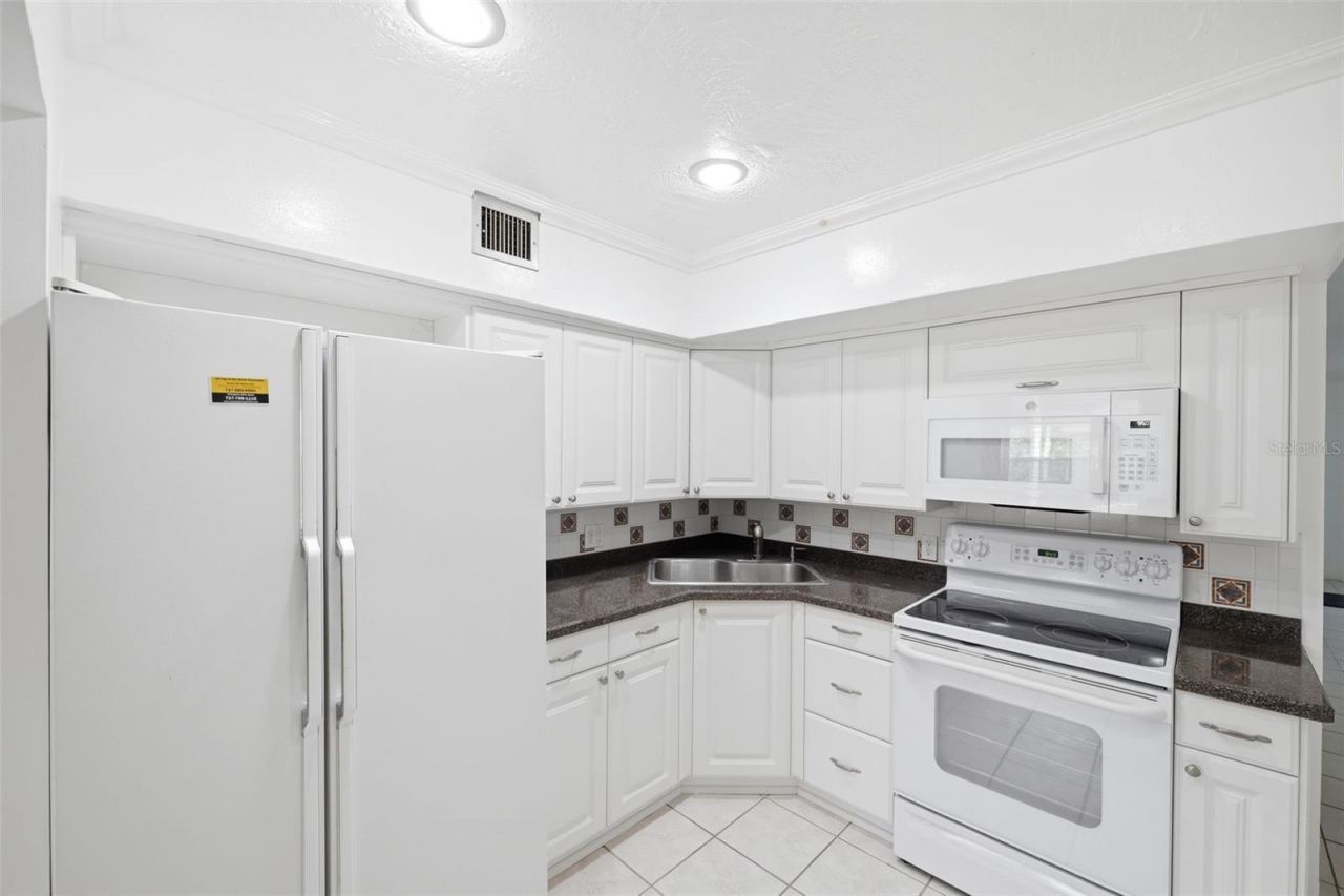 2434 Australia Way E, Unit 12, Clearwater, FL 33763 Photo