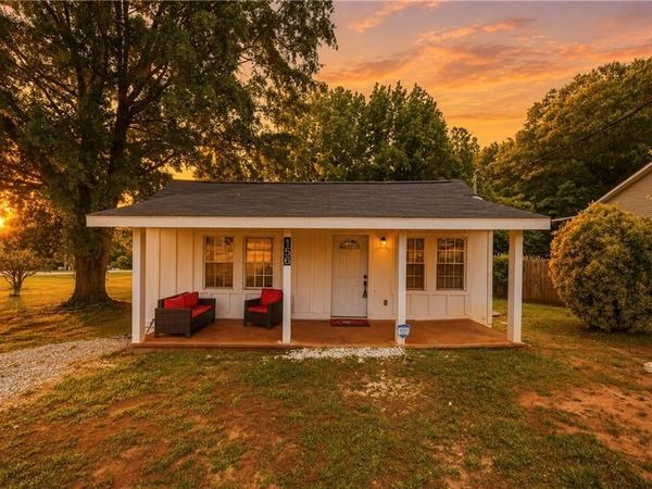 156 Pine Avenue , Commerce, GA 30529