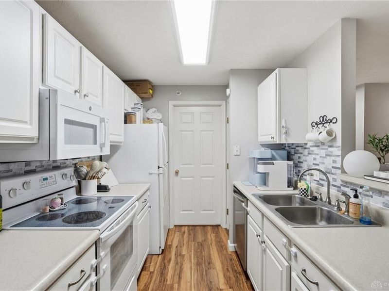 1901 Waterstone Boulevard, Unit 208, Miamisburg, OH 45342 Photo 8