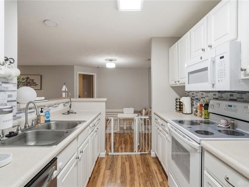 1901 Waterstone Boulevard, Unit 208, Miamisburg, OH 45342 Photo 9