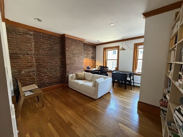 1170 Massachusetts Ave, Unit 6, Cambridge, MA 02138