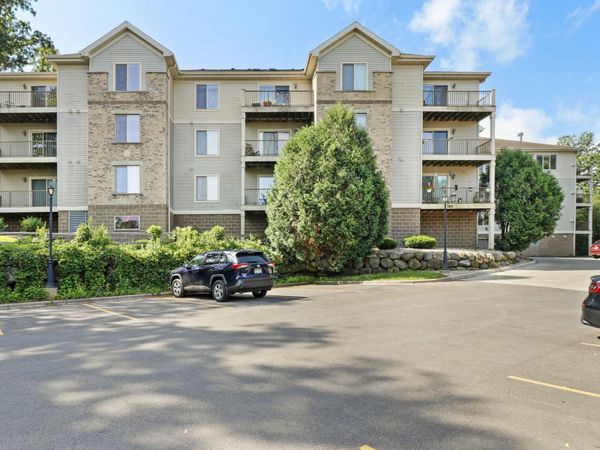 7203 Mid Town Road, Unit 209, Madison, WI 53719