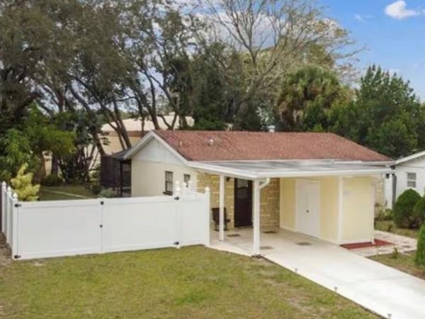 7316 WILLOW PARK DRIVE , TAMPA, FL 33637