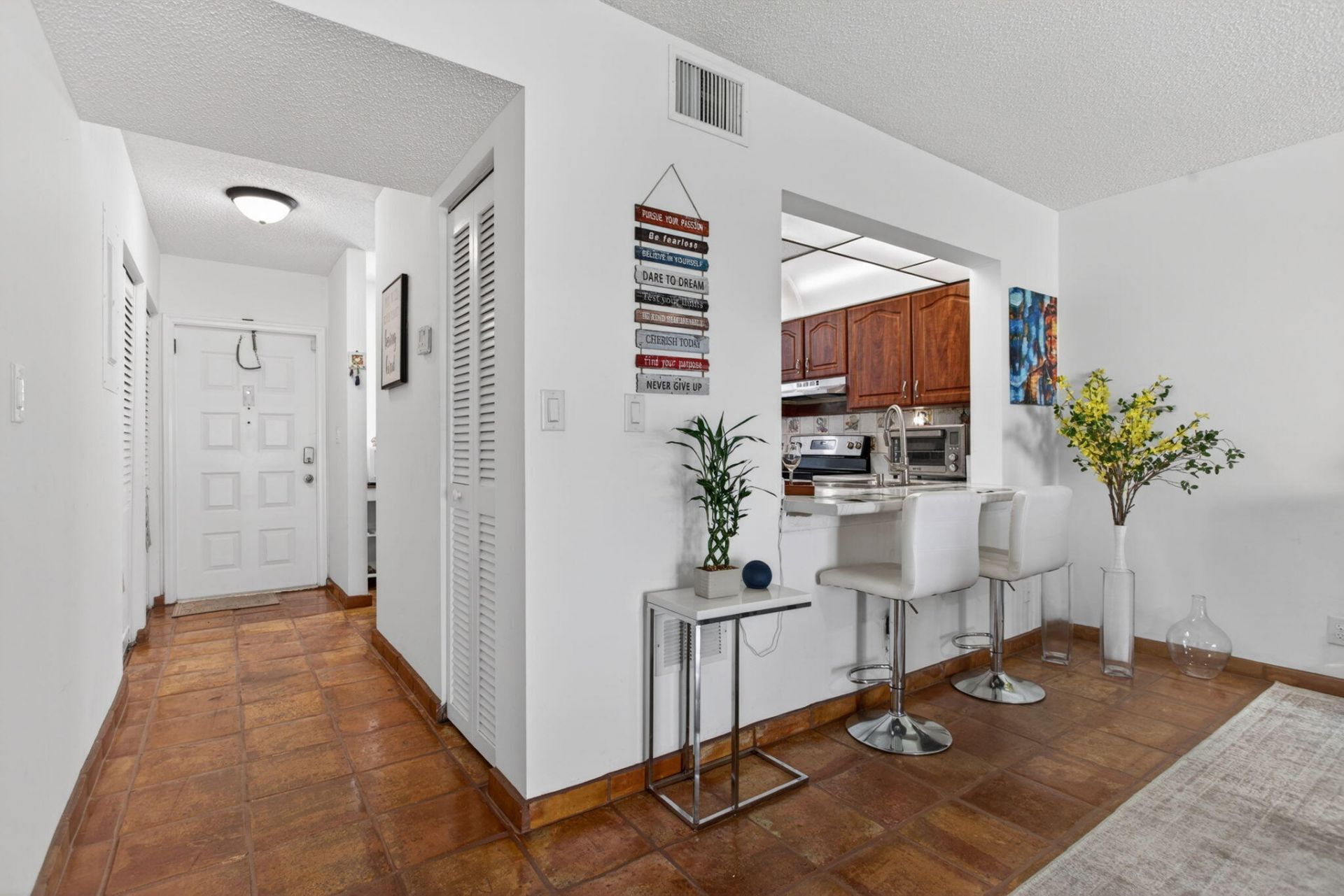 172 W Laurel Drive, Unit 1102, Margate, FL 33063 Photo