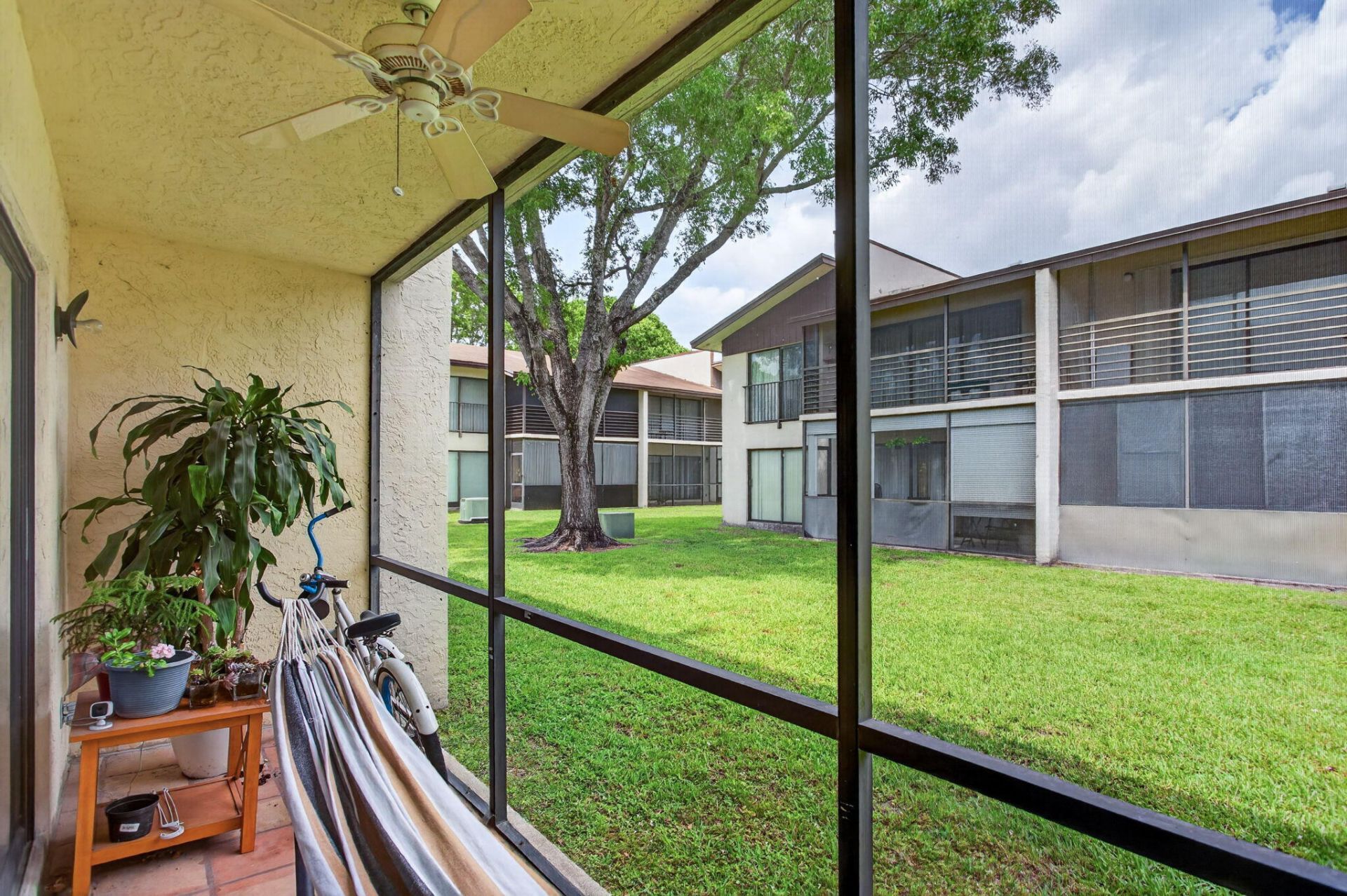 172 W Laurel Drive, Unit 1102, Margate, FL 33063 Photo