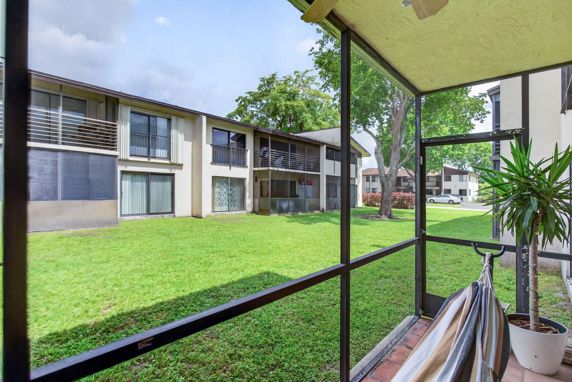172 W Laurel Drive, Unit 1102, Margate, FL 33063 Photo