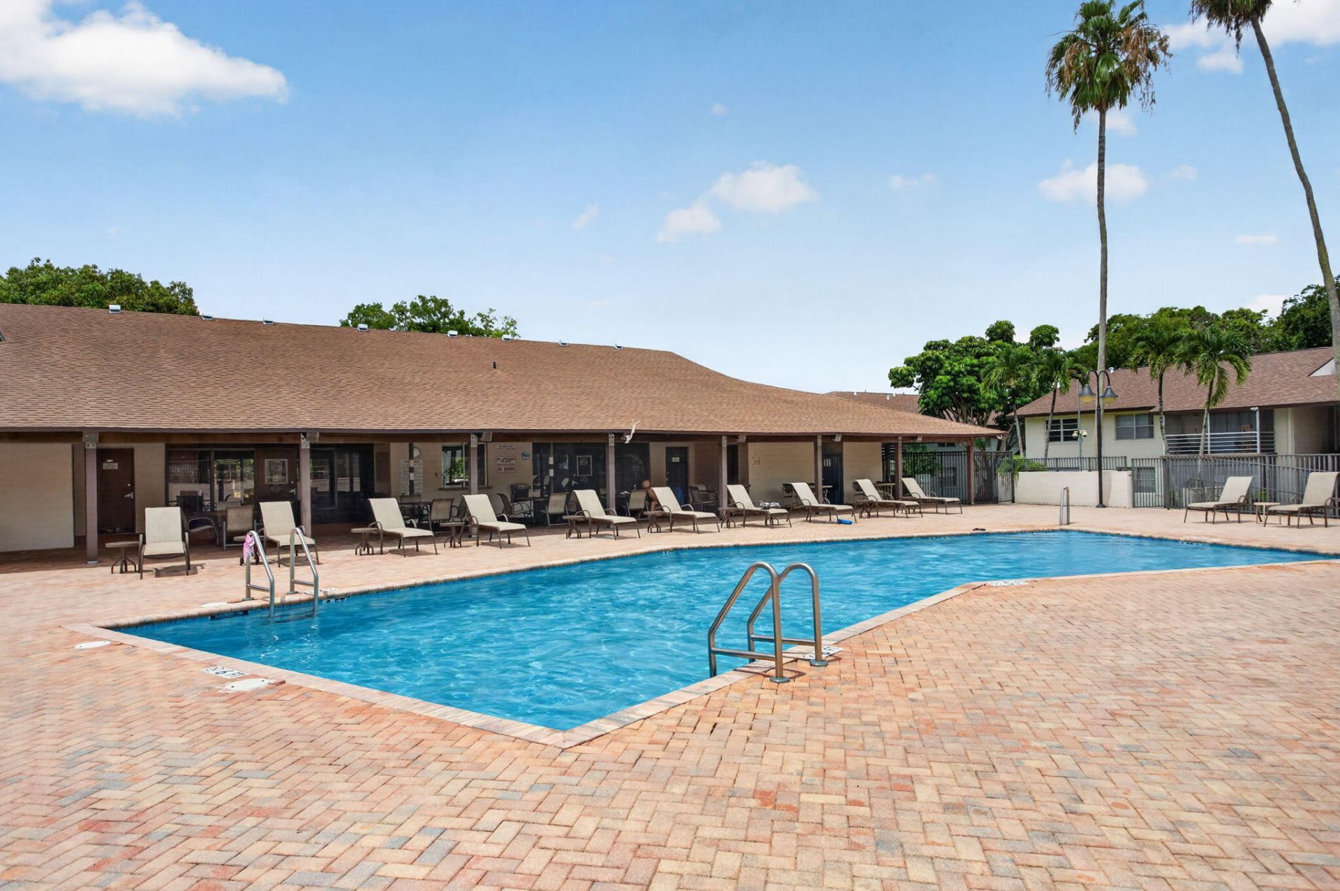 172 W Laurel Drive, Unit 1102, Margate, FL 33063 Photo