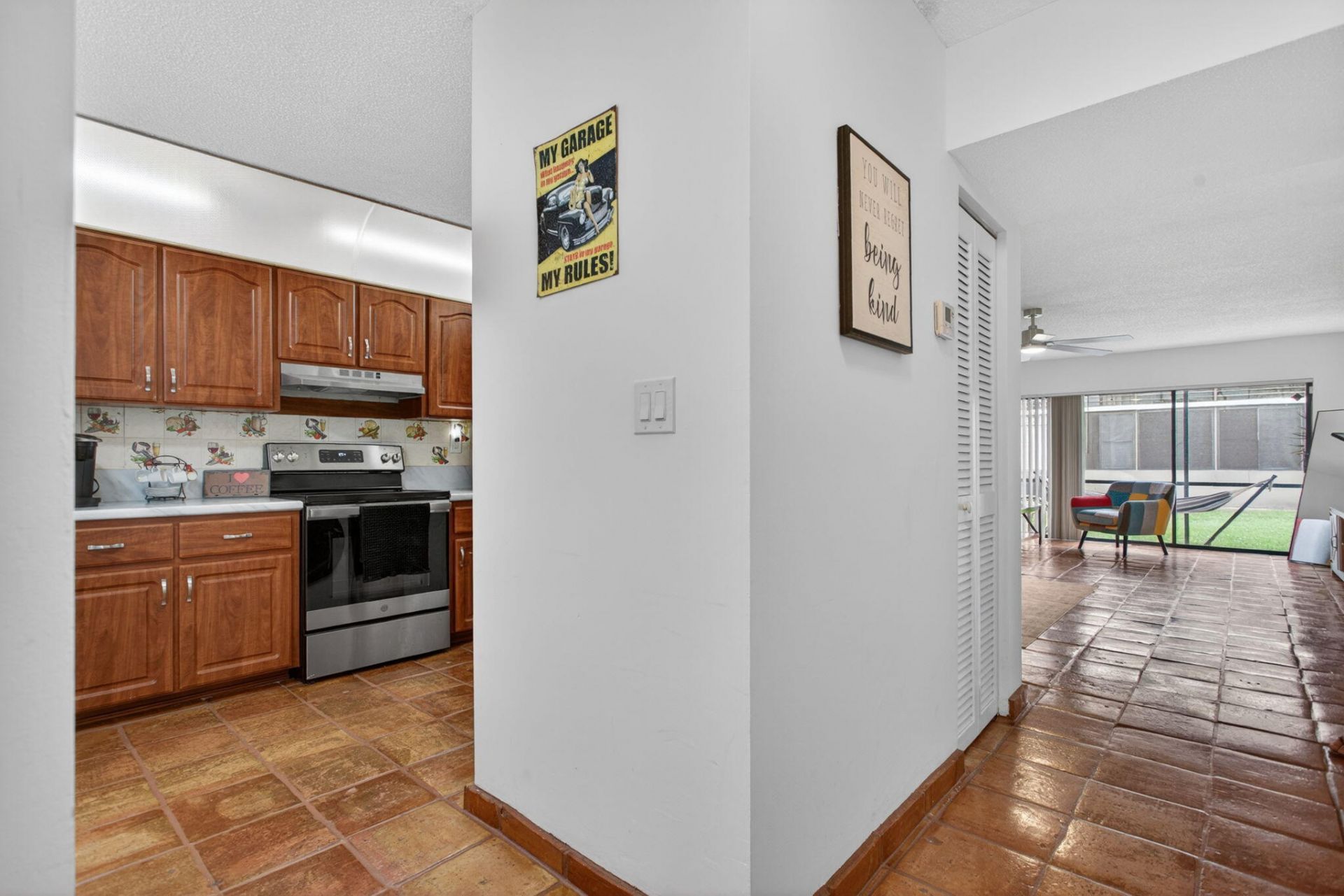 172 W Laurel Drive, Unit 1102, Margate, FL 33063 Photo