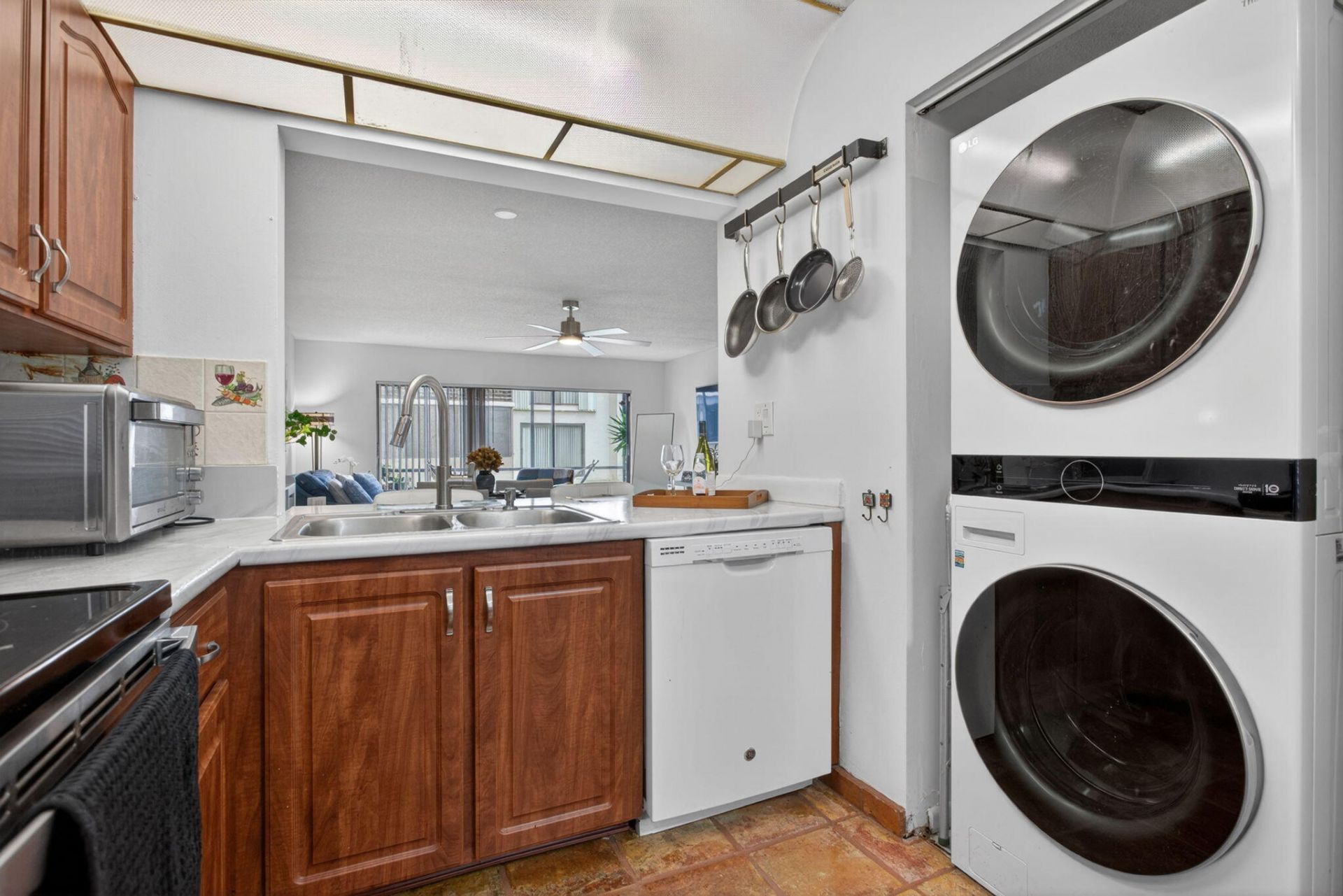 172 W Laurel Drive, Unit 1102, Margate, FL 33063 Photo