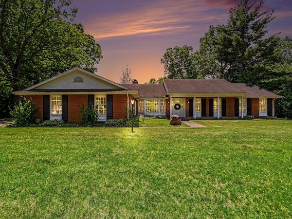 3086 Springbrook Drive, Kalamazoo, MI 49004