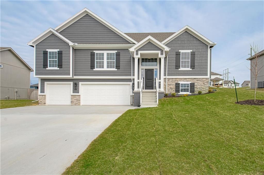 1108 Oak Ridge Street, Kearney, MO 64060 Main Photo