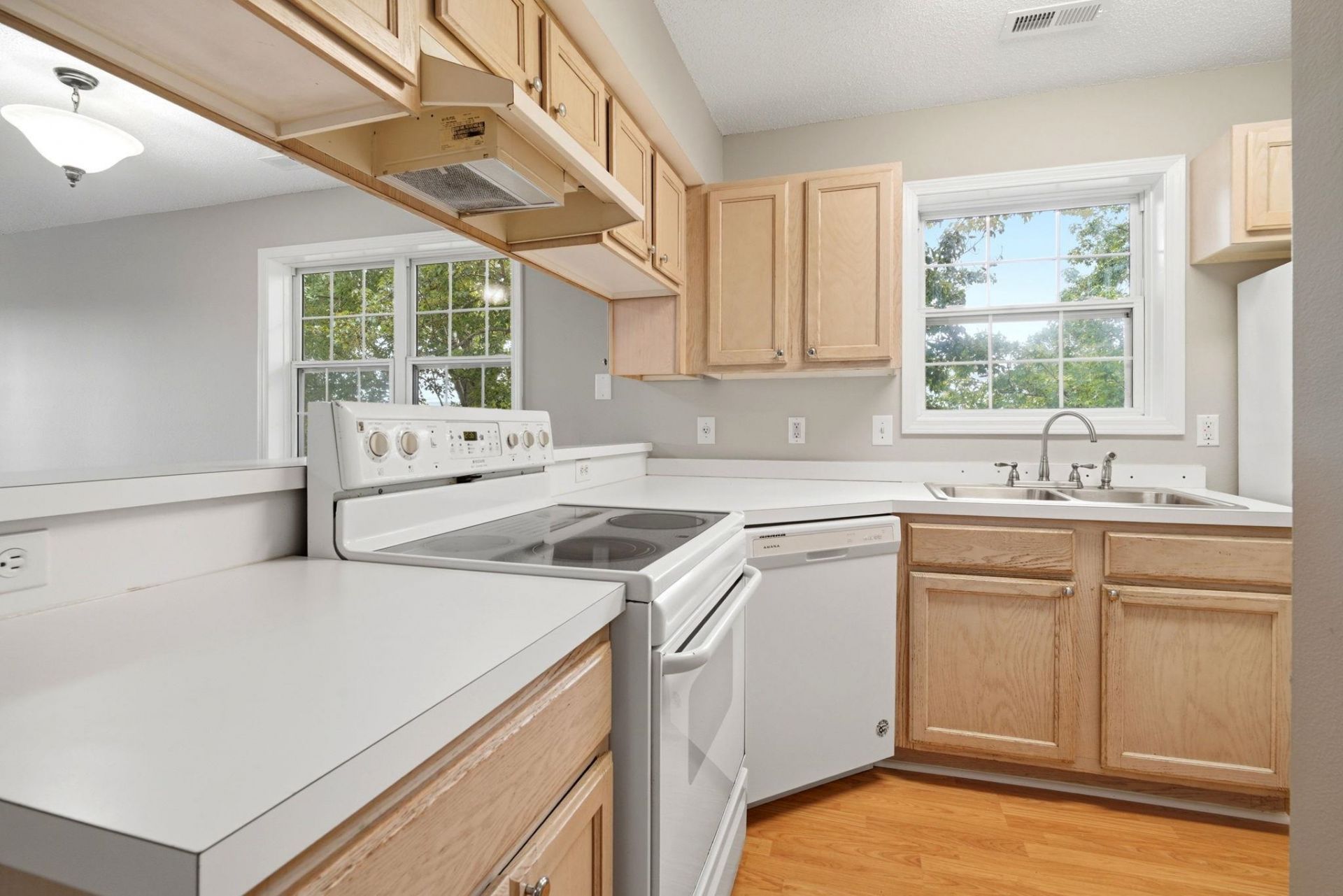 4257 Villas Dr.  Photo 11