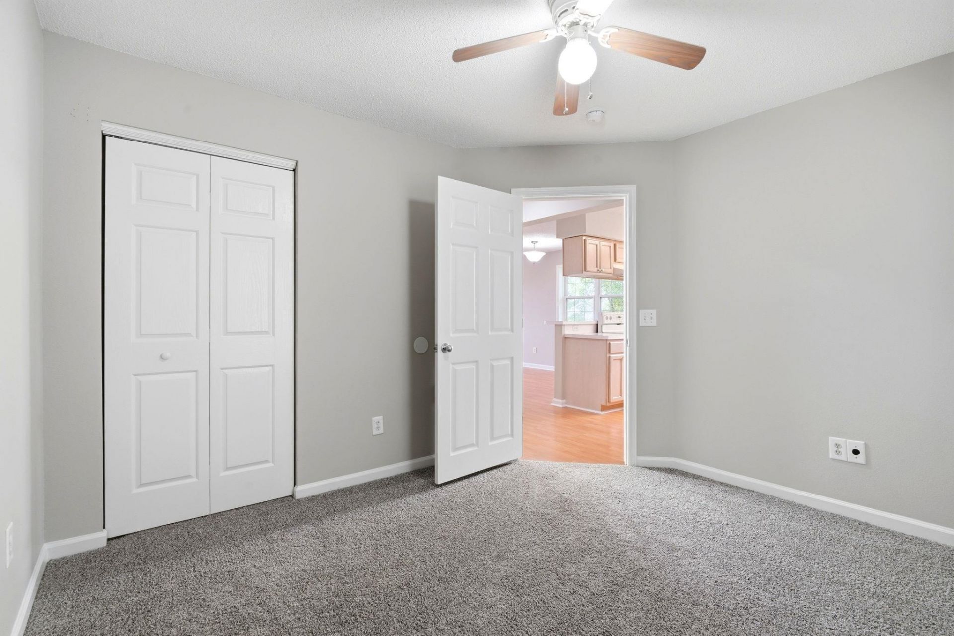 4257 Villas Dr.  Photo 14