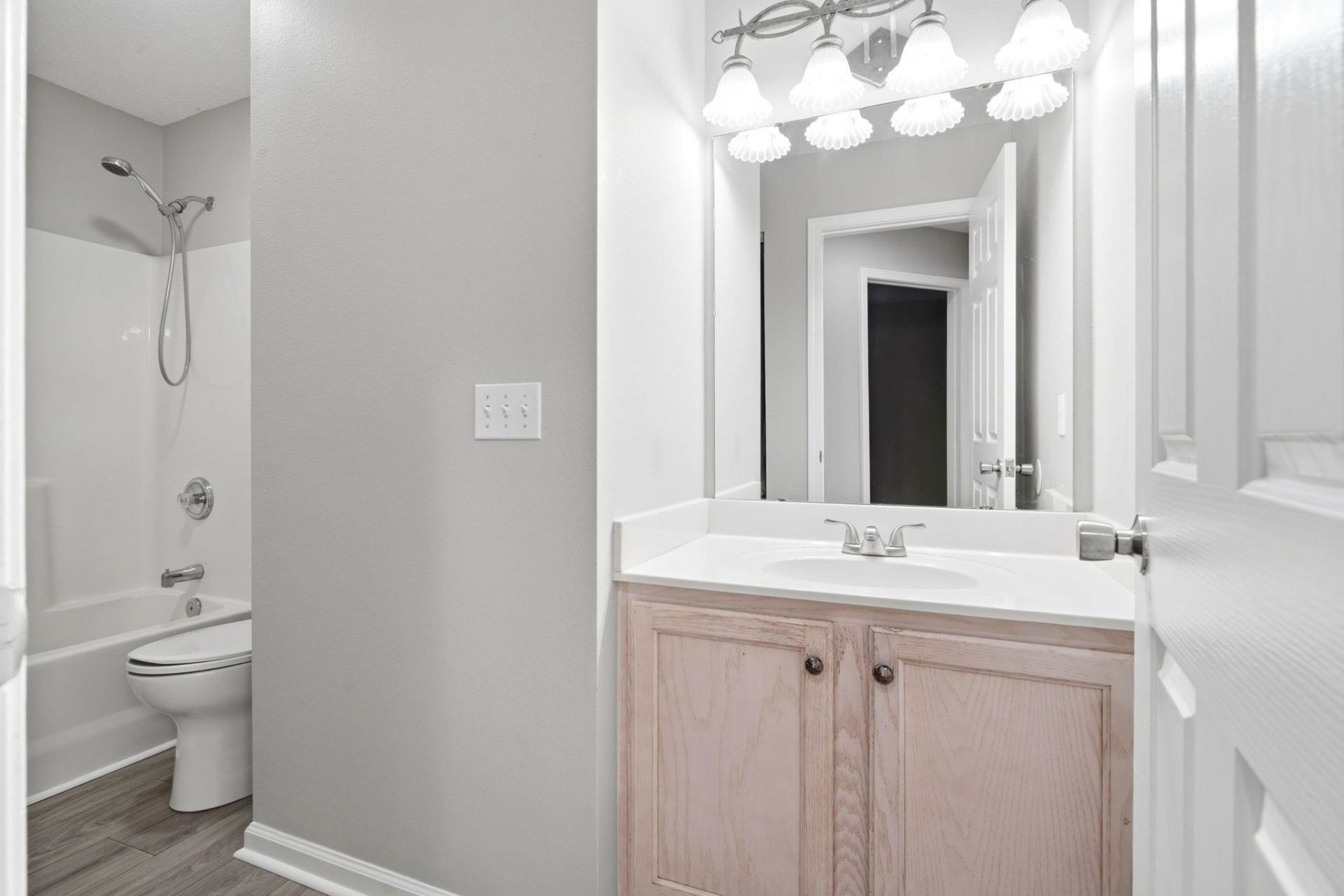 4257 Villas Dr.  Photo 15