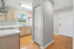 4257 Villas Dr.  photo 4
