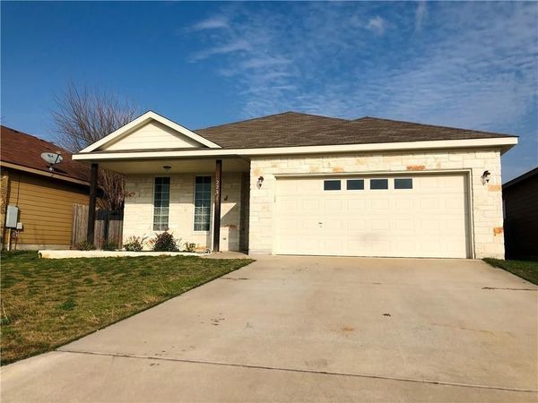 221 Geode LN , Jarrell, TX 76537