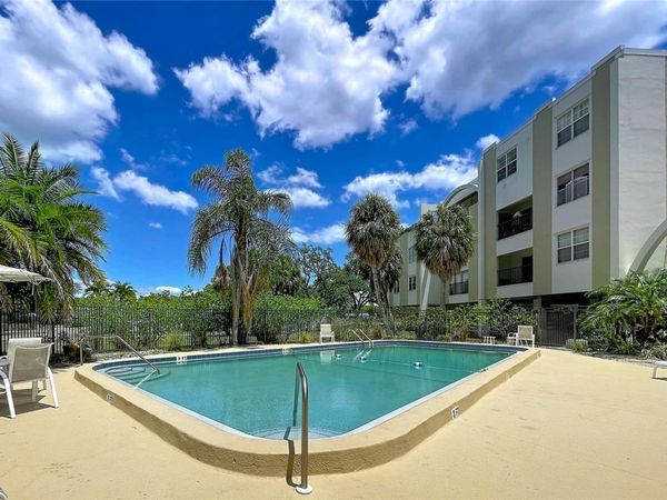 4651 1ST STREET NE, Unit 311, ST PETERSBURG, FL 33703