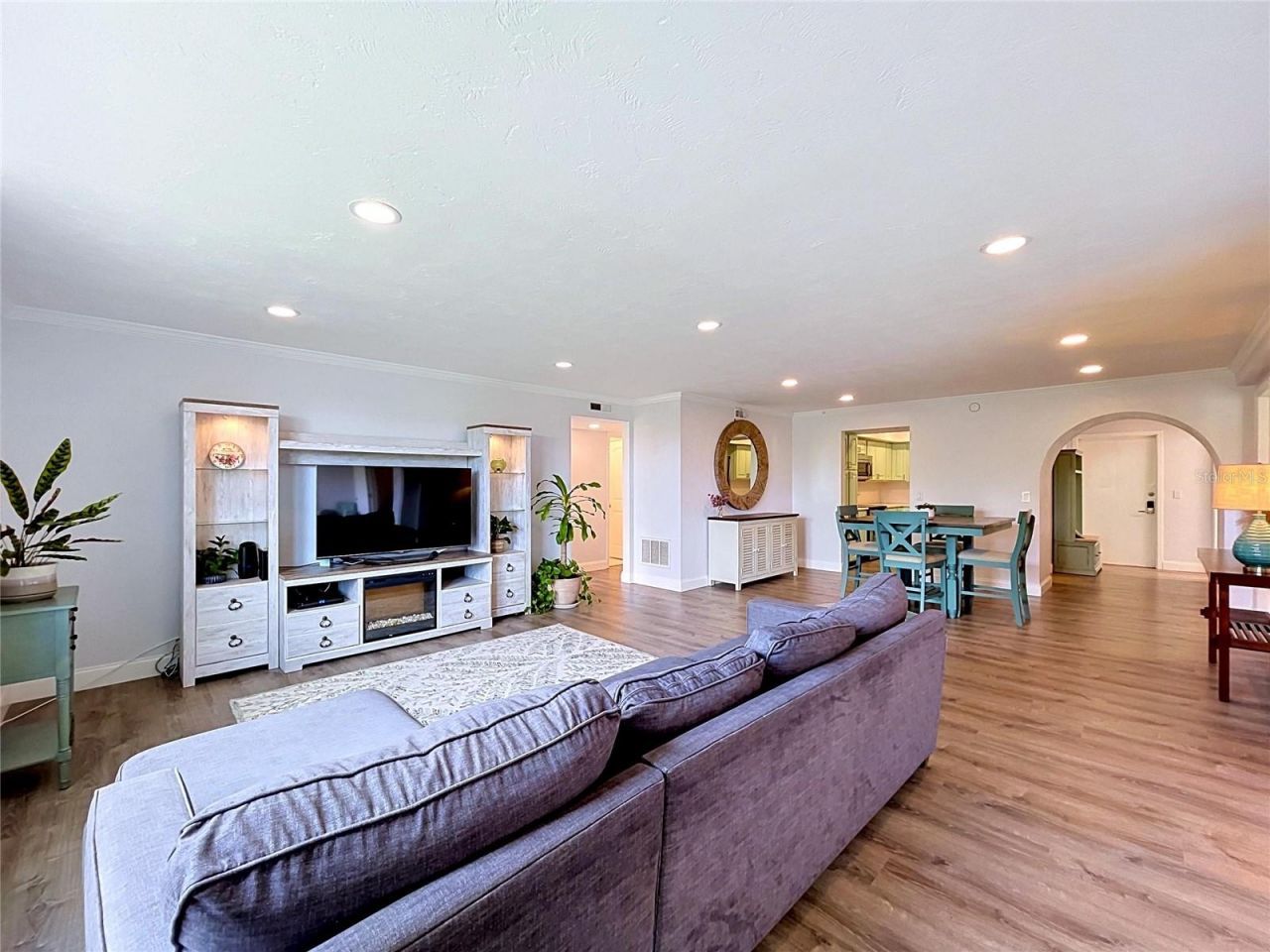 4651 1st Street Ne, Unit 311, Saint Petersburg, FL 33703 Photo