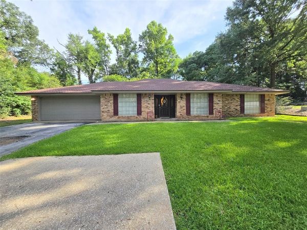 910 Twilight Lane , Center, TX 75935