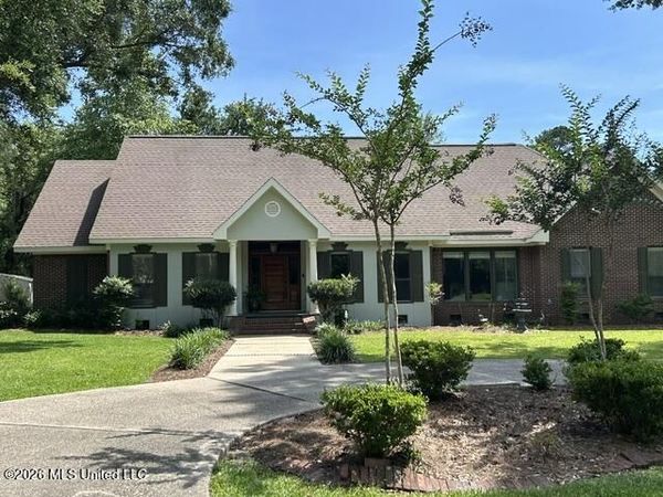 14188 Longwood Circle, D'Iberville, MS 39540