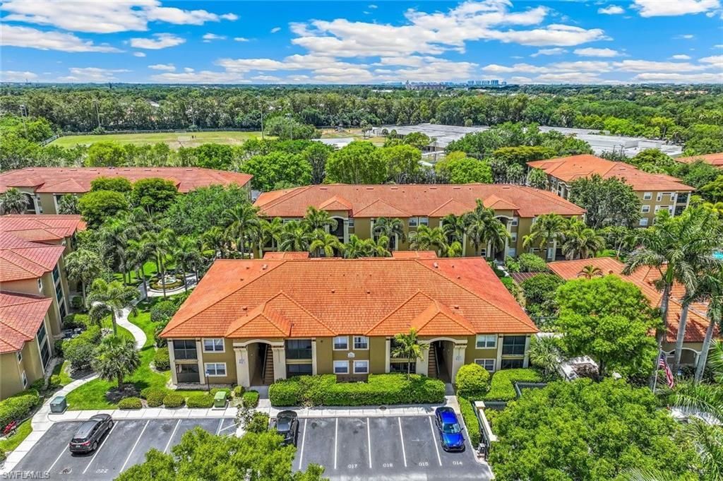 8920 Colonnades Ct E, Unit 518, Bonita Springs, FL 34135 Photo