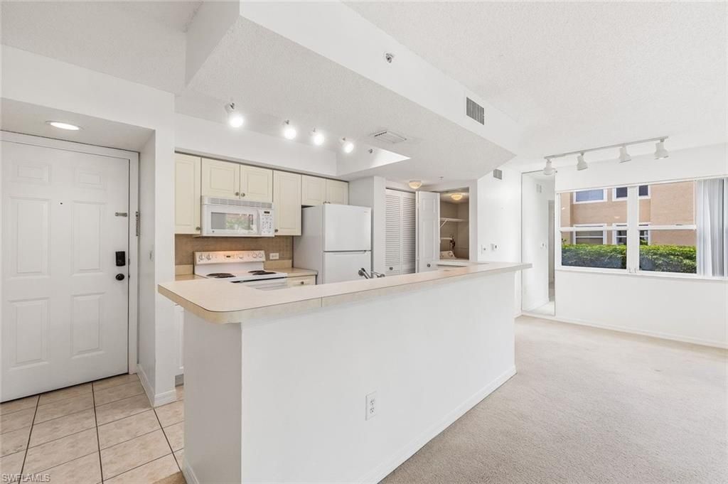 8920 Colonnades Ct E, Unit 518, Bonita Springs, FL 34135 Photo