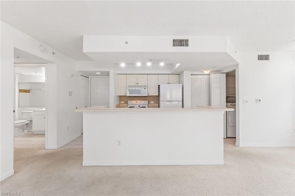 8920 Colonnades Ct E, Unit 518, Bonita Springs, FL 34135 Photo
