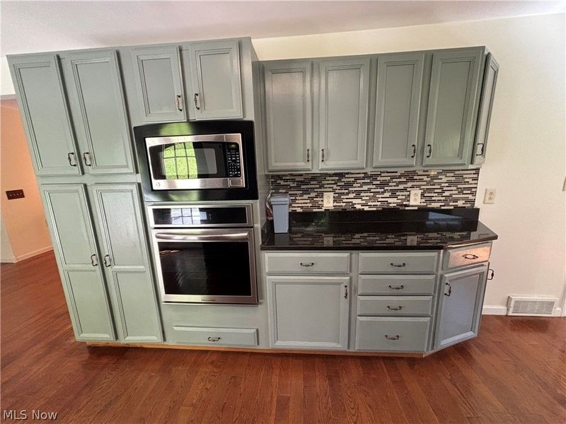 514 Michael Lane, Zoar, OH 44697 Photo 11