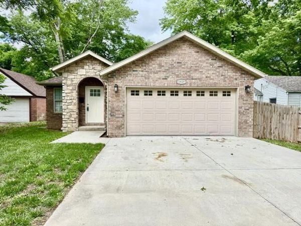 1929 E Monroe Street , Springfield, MO 65802