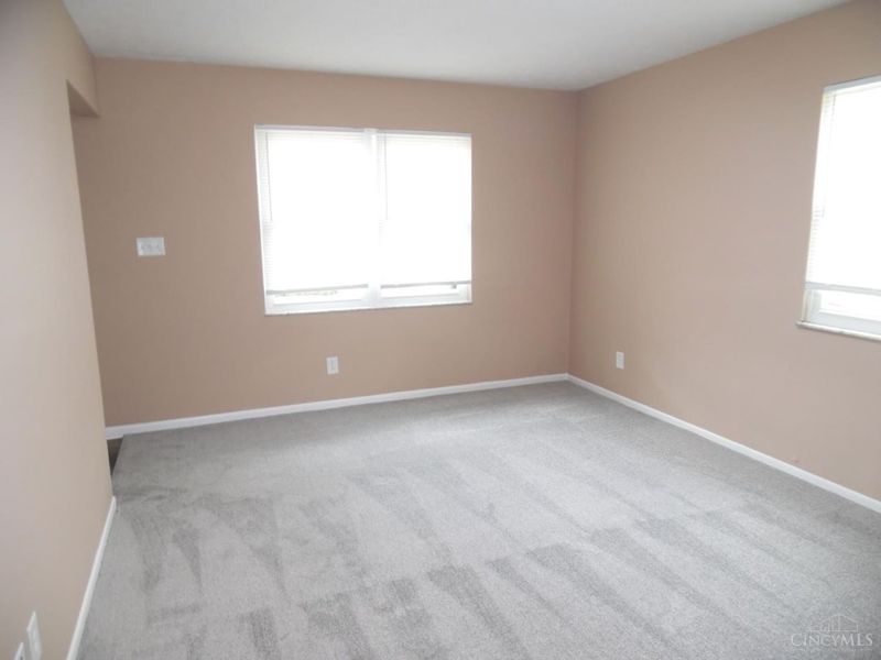 1613 Kenway Place, Middletown, OH 45044 Photo 2