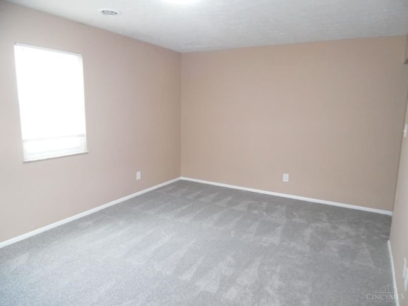 1613 Kenway Place, Middletown, OH 45044 Photo 3