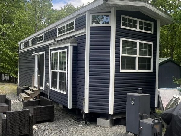195 Aztec Drive , Shohola, PA 18458