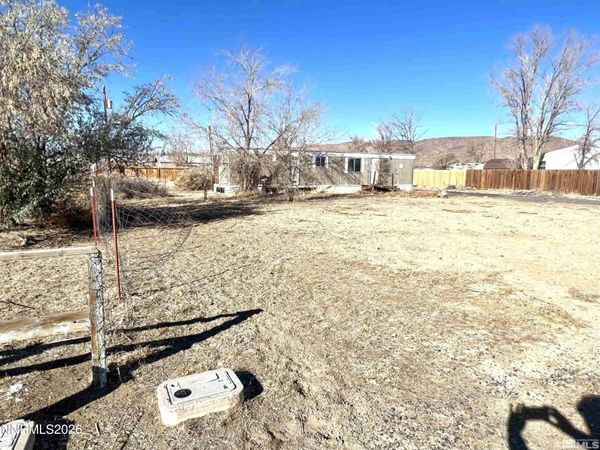 2575 Toiyabe Street, Silver Springs, NV 89429