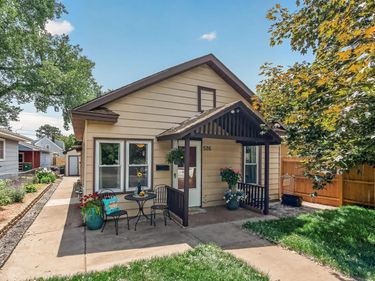 526 Summit Street NE, Columbia Heights, MN 55421