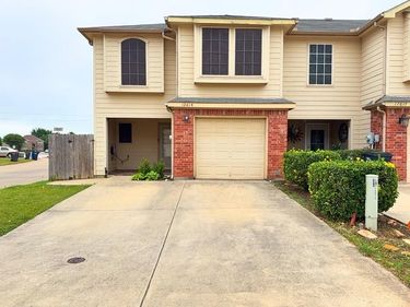 12614 Oceanside Drive, Fort Worth, TX 76040