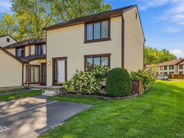 1251 Charlesgate Circle, Amherst, NY 14051