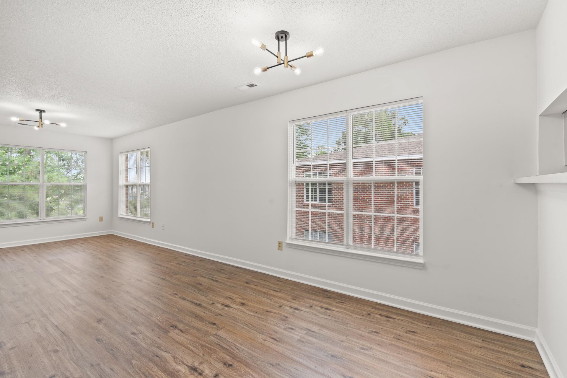 4243 Villas Dr.  Photo 10