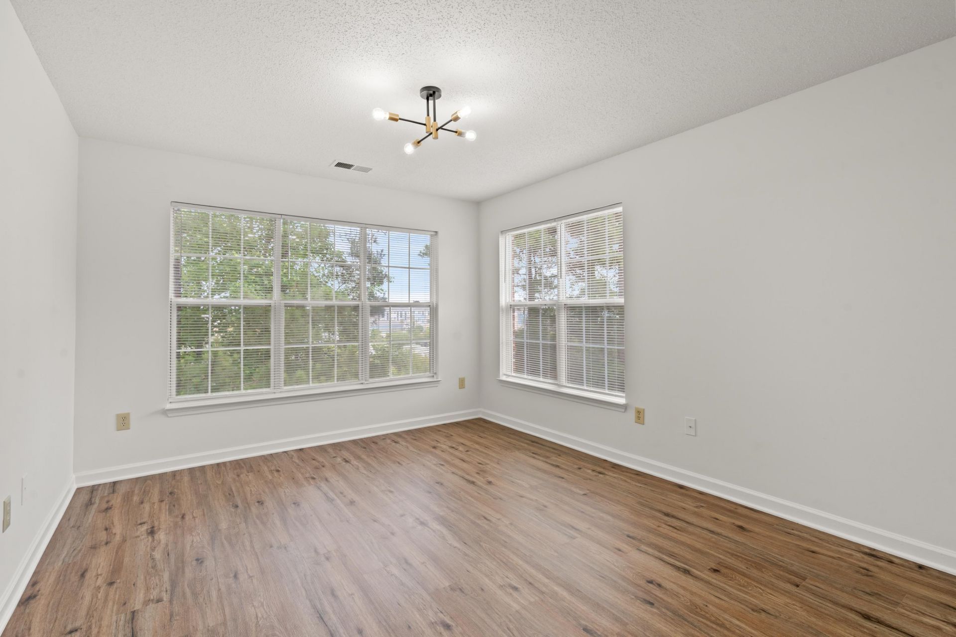 4243 Villas Dr.  Photo 13