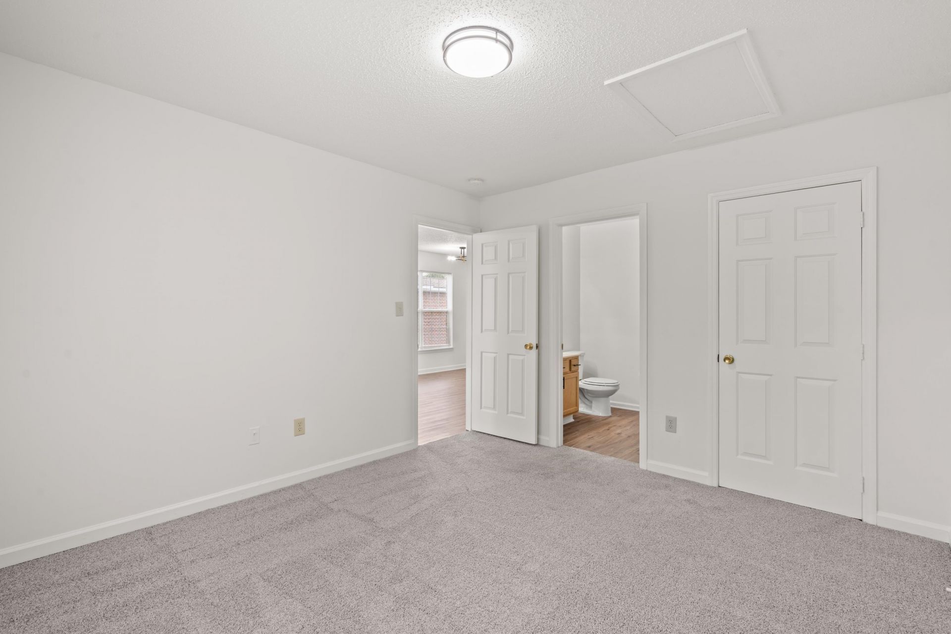 4243 Villas Dr.  Photo 17