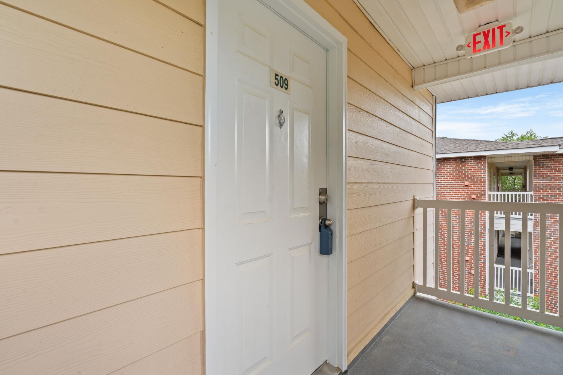 4243 Villas Dr.  Photo 4