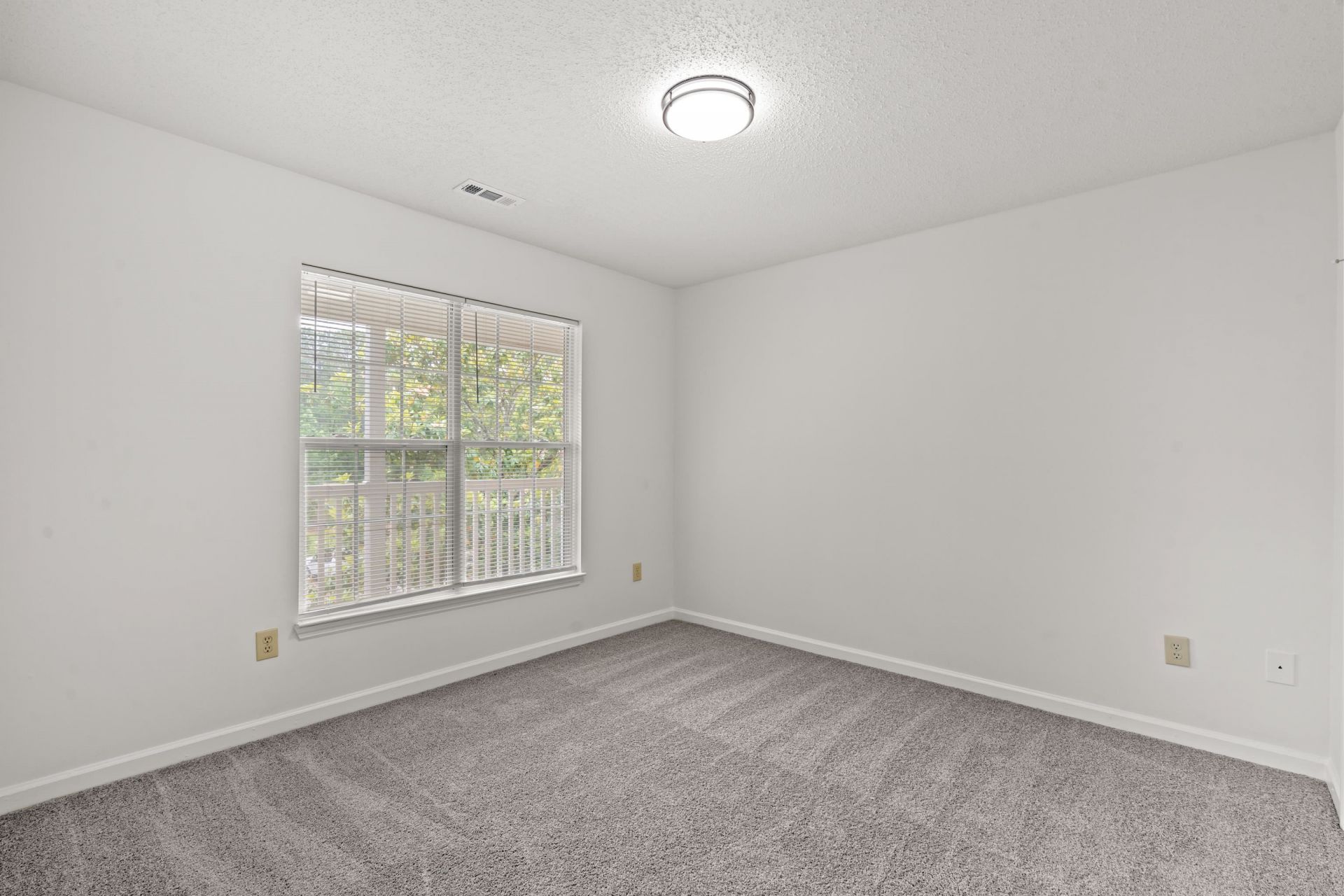 4243 Villas Dr.  Photo 8
