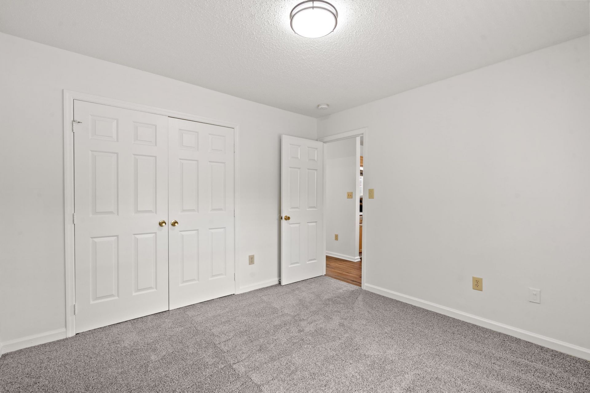 4243 Villas Dr.  Photo 9