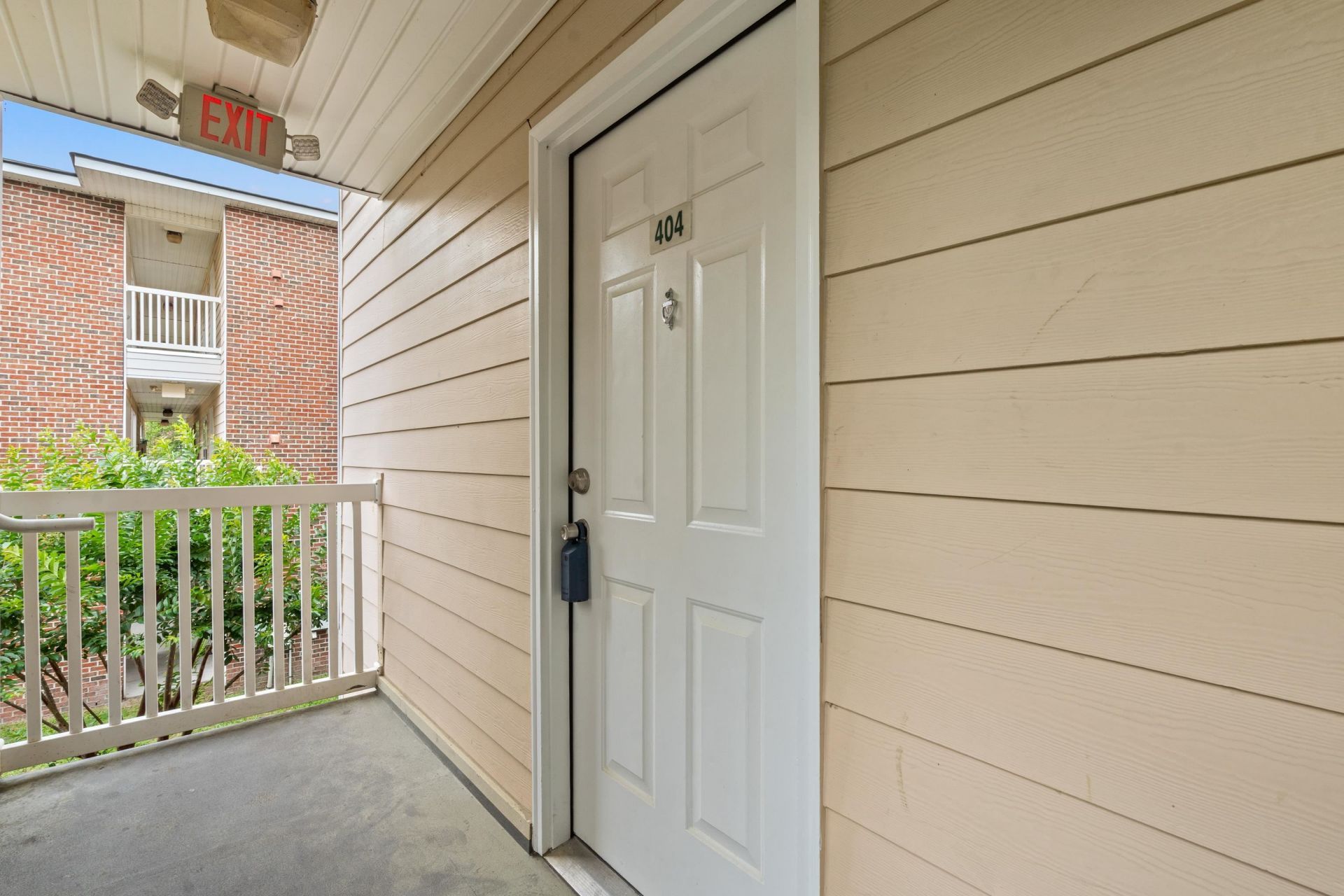 4247 Villas Dr.  Photo 4