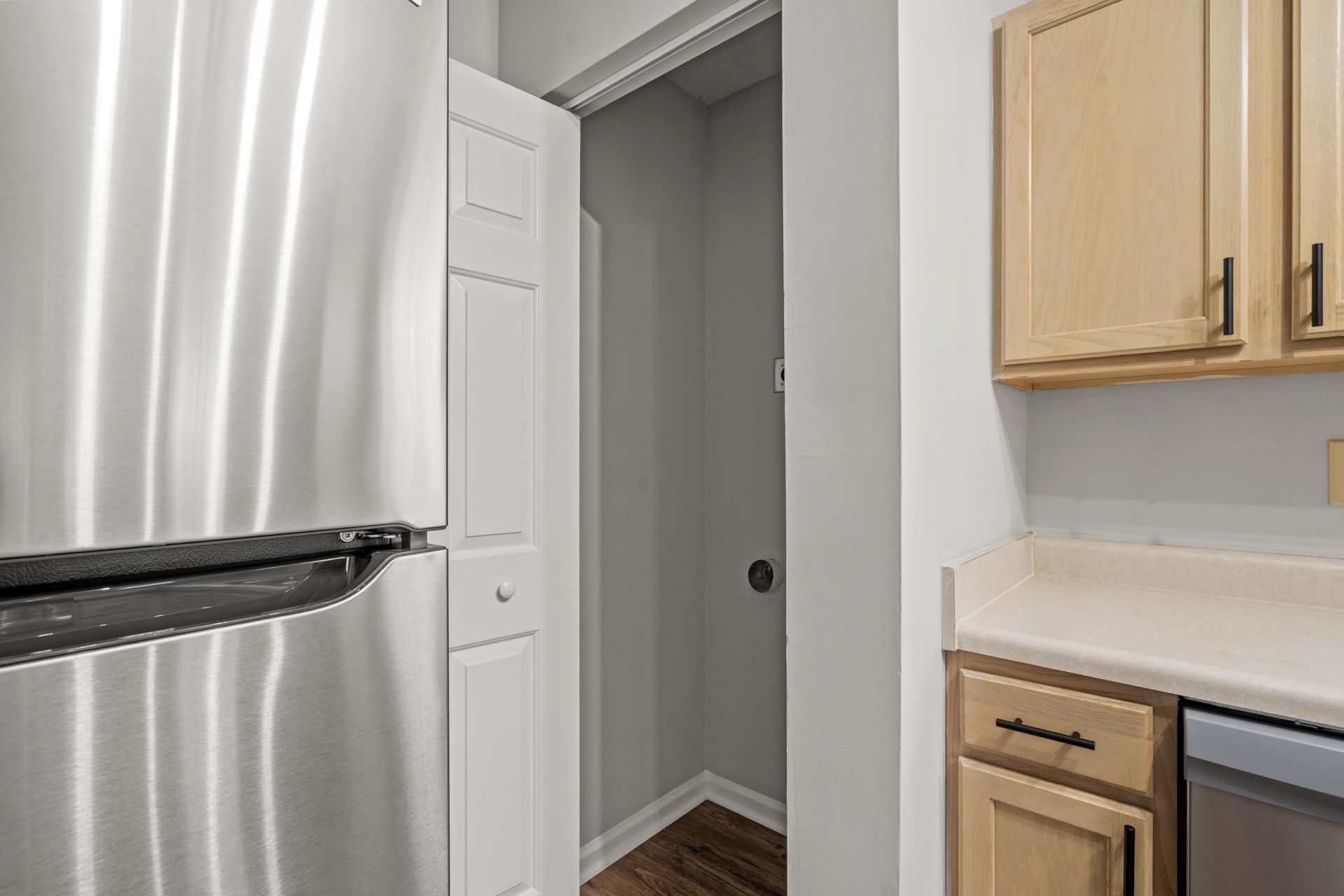 4247 Villas Dr.  Photo 5