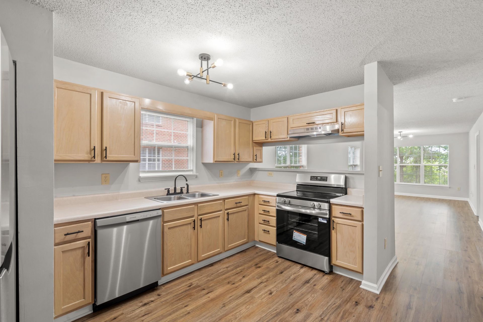4247 Villas Dr.  Photo 6