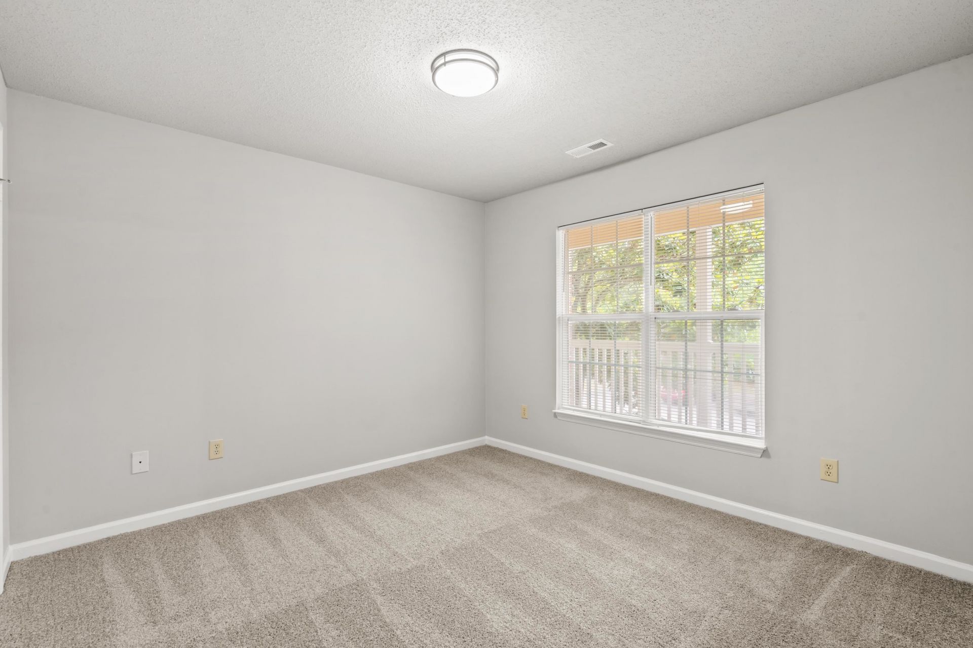 4247 Villas Dr.  Photo 8