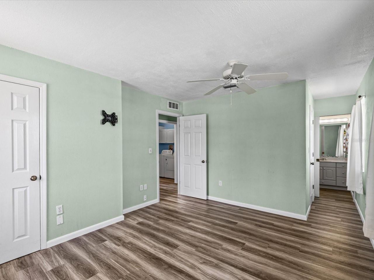 6150 Island Drive, Weeki Wachee, FL 34607 Photo