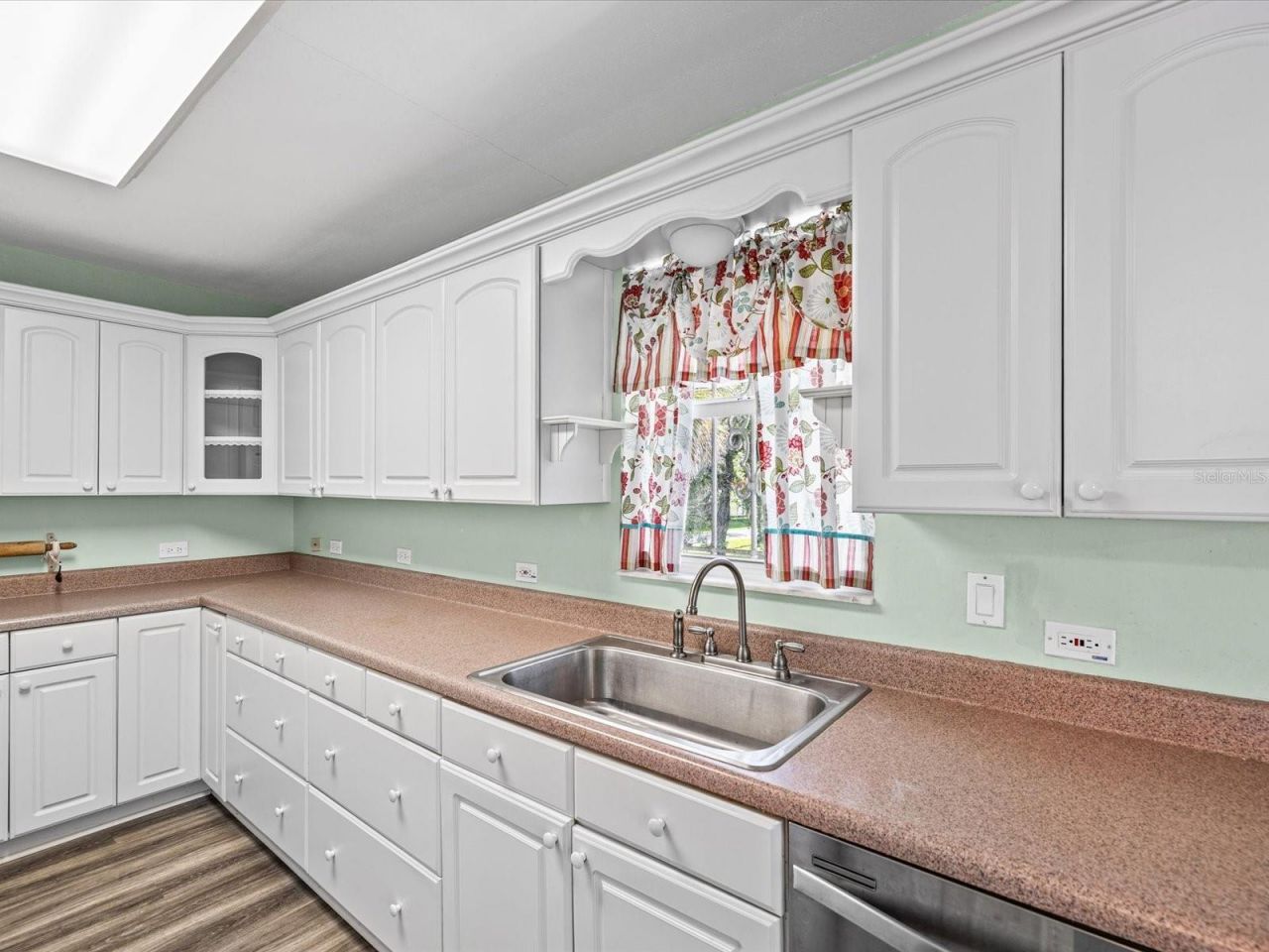 6150 Island Drive, Weeki Wachee, FL 34607 Photo