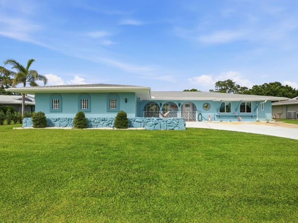 2773 SE Pine Valley Street, Port St. Lucie, FL 34952