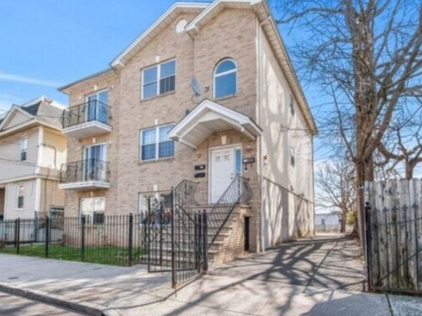 138 Schuyler Ave, Newark, NJ 07112